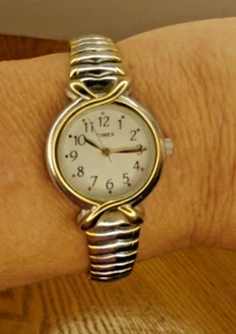 Vintage Lady's Timex Watch Easy Read Numbers - Water Resistant - Very Good Cond. - Picture 1 of 7