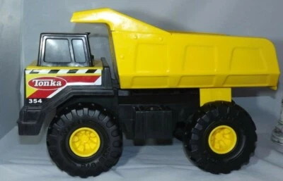 Camión de volteo Tonka 93918 clásico de acero Mighty, Hasbro 2012, metal y plástico. En muy buena condición Foto 1 de 4