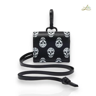 Estuche Alexander McQueen All Over Skulls AirPods Pro - Cuero, Hecho en Italia Foto 1 de 4