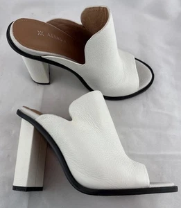Tacones de salón Alias Mae de cuero blanco punta abierta sin espalda talla 37 EE. UU. 6 - Imagen 1 de 14