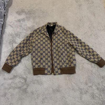 Jaqueta Gucci monograma jumbo GG lona algodão jacquard zíper completo tamanho 50 grande - Imagem 1 de 4