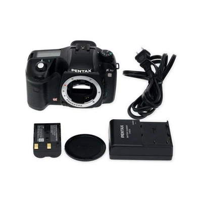 Pentax K10D 10MP SDHC Autofocus Digital SLR Camera Body Black - Image 1 of 4