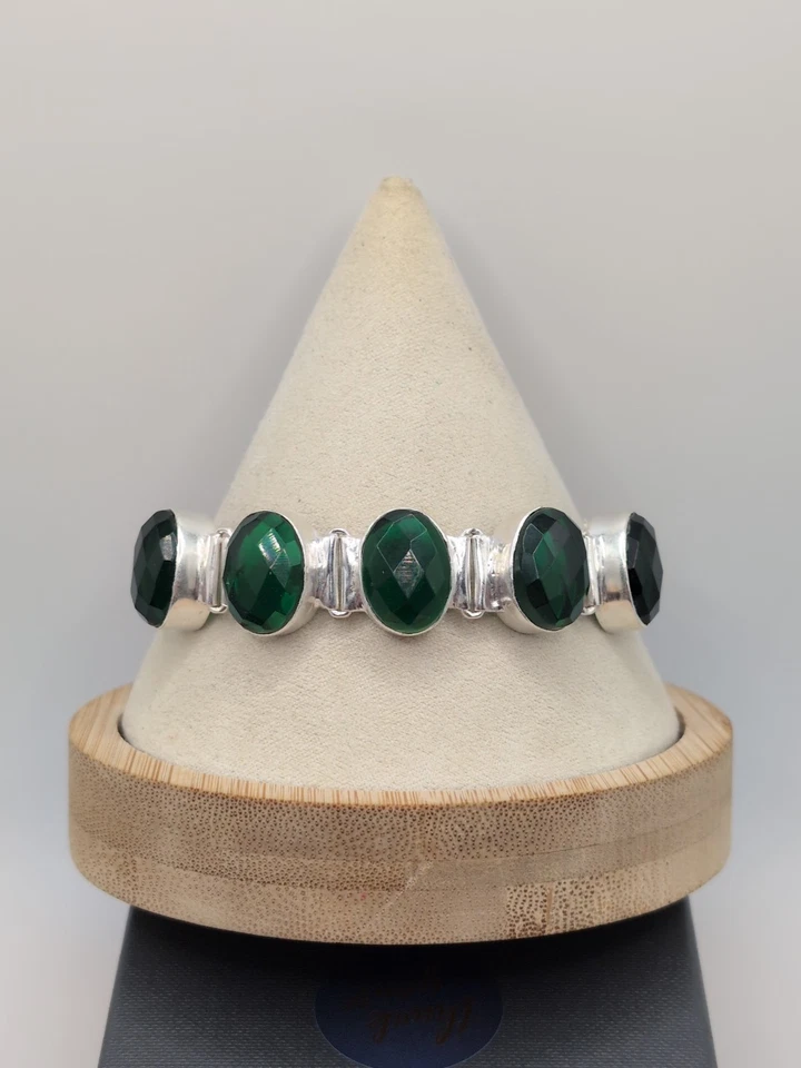 Hermosa pulsera de tenis simulante de piedras preciosas esmeralda enchapada en plata de ley Foto 1 de 4