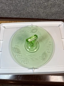 Vintage Etched Green Depression Glass Plate With Center Handle For Desserts - Picture 1 of 4