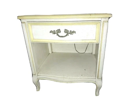 Henredon Fine Furniture French Provincial/Country Bedside Table Night Stand Cover