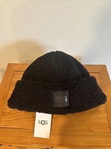 NWT UGG Black Sherpa Cuff Beanie Women OS Leather LOGO Patch 20051 - Picture 1 of 19