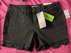 SO Girl's Mid Rise Black Denim Crochet Frayed Hem Shorties Size 10 NWT - Picture 1 of 4