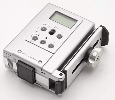 Metz 28 CS-2 Digital Slave Flash for Film & digital cameras - Image 1 of 2