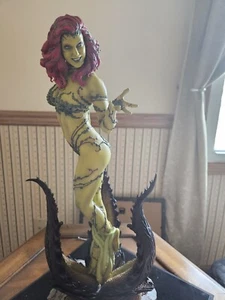"Poison Ivy " Premium Format Resin Statue - Picture 1 of 8
