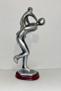 Statuina Statuina Silvertone 16" Ragazza Piggy-back Cavalcata con Papà Base Legno - Foto 1 di 13