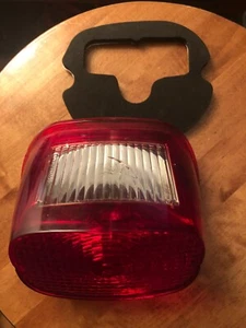OEM HARLEY DAVIDSON REAR TAILIGHT LENS RED W/CLEAR LICENSE WINDOW 68140-99A - Picture 1 of 5