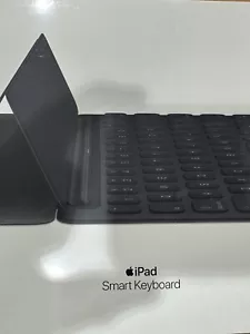 Genuine Apple iPad 9th/8th/7/Pro 10.5/Air 3rd Gen Generation Smart Keyboard Case - Picture 1 of 4