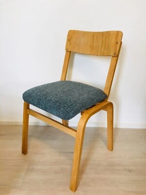 Silla escolar vintage de TON, Checoslovaquia, años 60 Foto 1 de 4