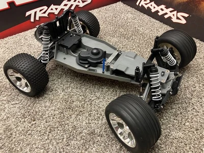 Traxxas Rustler 2WD Roller - Image 1 of 4