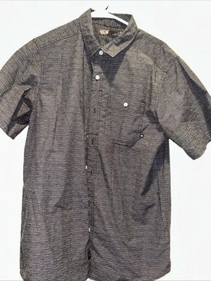 Mountain Hard Wear con botones para hombre  Foto 1 de 3