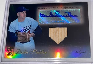 RARE DUKE SNIDER /50 AUTO RELIC CARD 2009 TOPPS TRIBUTE BROOKLYN DODGERS HOF - Picture 1 of 4