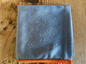 New OMEGA Wildleder für Uhren Seamaster Planet Ocean 23 x 22´ 5 CM - Farbe Grau - Bild 1 von 4