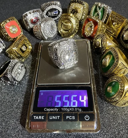 RARE JONATHAN TOEWS 2010 COMMEMORATIVE CHAMPIONSHIP RING BLACKHAWKS STANLEY CUP Cover