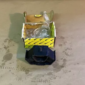 Original NOS URO Parts 1162400418 Transmission Gearbox Mount Mercedes-Benz - Picture 1 of 9