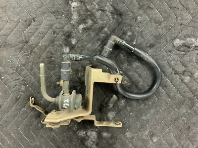 Juego de soportes de línea regulador de presión de combustible fabricante original Mazda Miata Mx5 1999-2005 NB 99-05 Foto 1 de 4