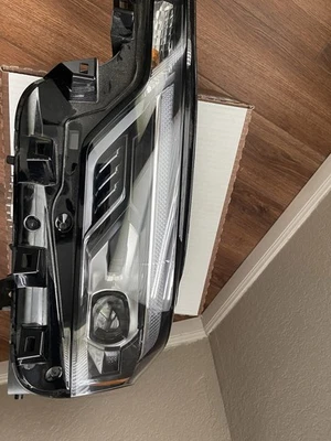 Conjunto de faros - GM (85051906) 85051906 - 2024-2025 Chevrolet Colorado Foto 1 de 4