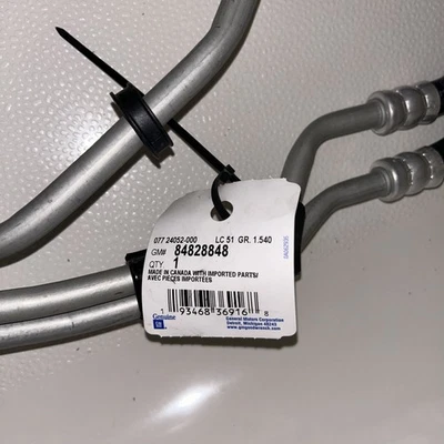 GM Genuine Parts 84828848 Engine Oil Cooler Hose - Изображение 1 из 3