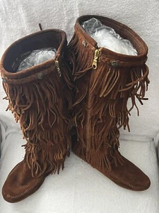 Minnetonka Moccasins Size 7 Fringe 5 Layers Brown Leather Hippie Boots Preowned - Picture 1 of 7