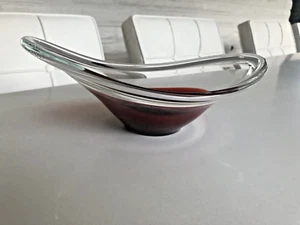 Kunstglas Schale Herzstück Klarglas mit rotem durchscheinendem Fuß - Bild 1 von 11