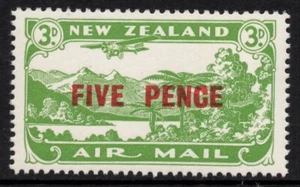 NEW ZEALAND 1931 PROVISIONAL "5d ON 3d GREEN" STAMP MNH - Picture 1 of 2