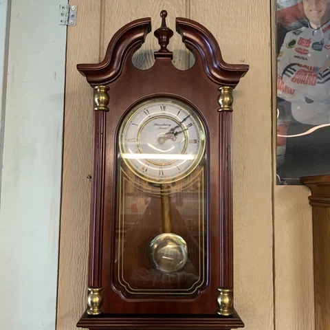 VINTAGE STRASBOUG MANOR CHIME WALL CLOCK Cover