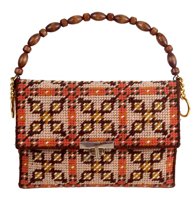 BOLSO DE MANO DE BOLSILLO CON SOLAPA Y MANGO DE MADERA TAPIZ MULTICOLOR BORDADO A MANO Foto 1 de 4