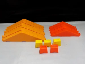 VINTAGE LOT OF 15 LINCOLN LOGS ROOFS (10) AND CHIMNEYS (5)   PREOWNED - Picture 1 of 4