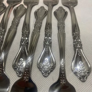 Rogers Co Kings Berry Lot Of 12 Salad Forks Stainless Korea Floral Scrolls - Picture 1 of 12
