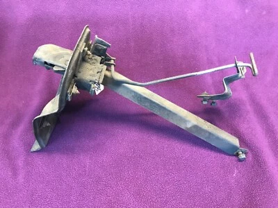 Pontiac Firebird 1969 capó pestillo liberación montaje OE GM Foto 1 de 4