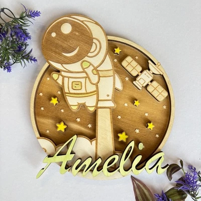 Letrero de madera para guardería de astronauta - Mochila temática de cohete pintado a mano personalizado Foto 1 de 4