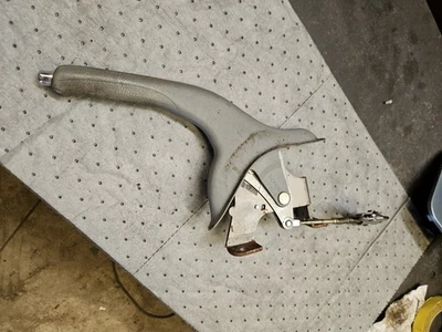 Freno de estacionamiento manual de emergencia Honda Accord 1994-97 Foto 1 de 4