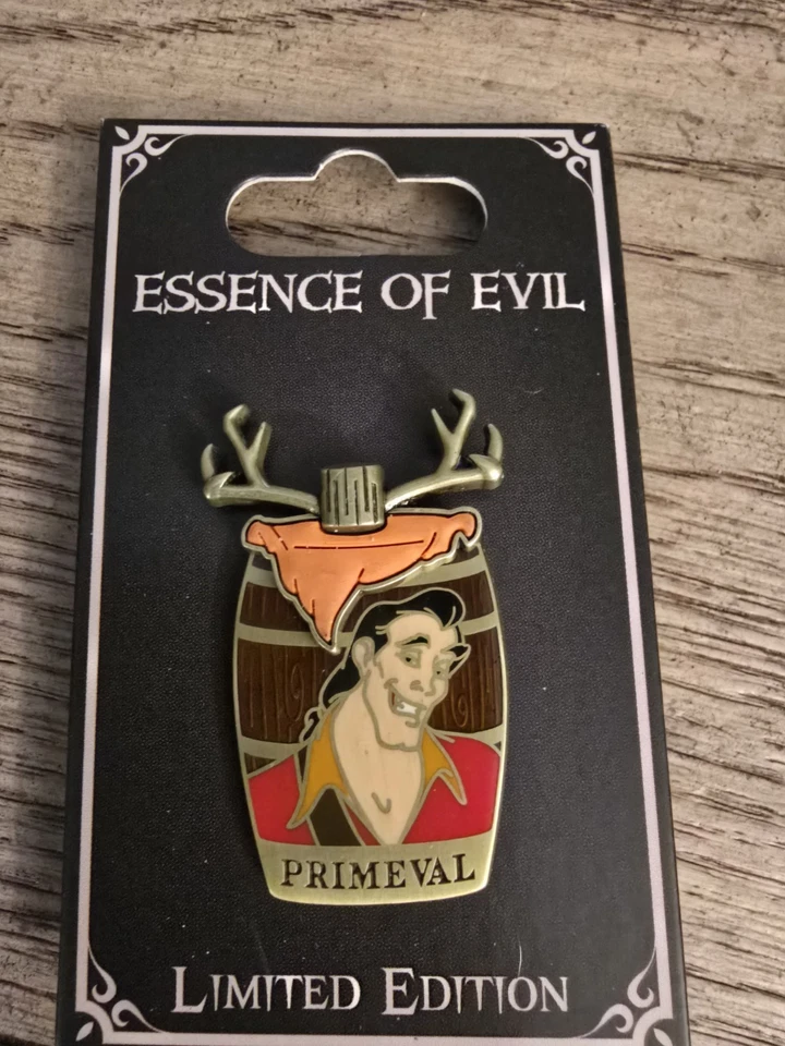 Disney 2017 Essence of Evil LE Pin Gaston Foto 1 de 1