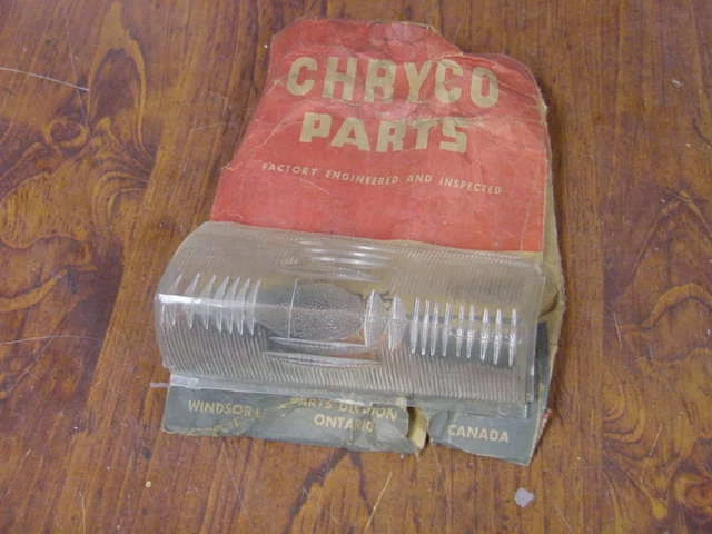 Lámpara de estacionamiento Plymouth 1953 nuevo MoPar #1440094 lente LF Erly Foto 1 de 1