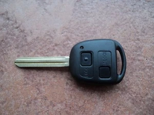TOYOTA Rav4, TARAGO, AVEN 2000-2003 Refurbished 2 Button Remote Immobilizer KEY - Picture 1 of 1