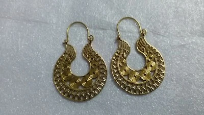 Gomati Chakra Gancho de Latón Hecho a Mano Triple Banjara Étnico Gitano Boho- Par de Pendientes Foto 1 de 4