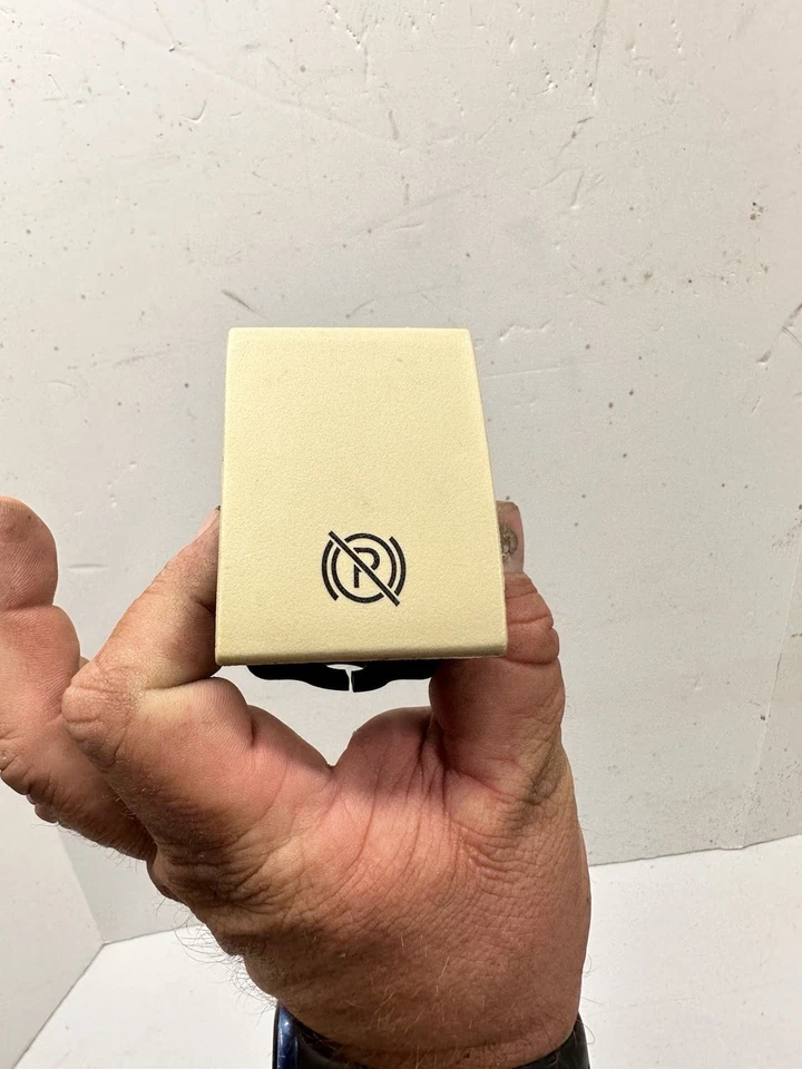 07-14 Cadillac Escalade  GMC Emergency Parking Brake Release Handle Lever S7 - Image 1 of 4