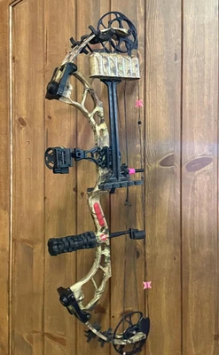 VERY NICE Pse Bow Madness 32 Camo Hunting Bow Package 70lb LH Left Handed RTS - Image 1 of 2