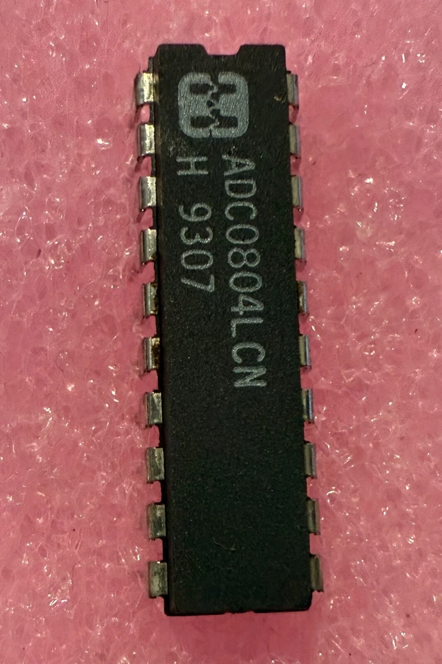 Harris, ADC0804LCN 8-Bit uP Compatible A/D Converter, NOS - Image 1 of 1