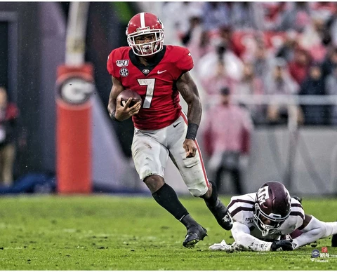 D'Andre Swift Georgia Bulldogs Unsigned Escaping Tackle 16" x 20" Photo Cover