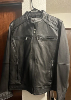 Chaqueta de moto Michael Kors de cuero perforado para hombre Foto 1 de 4