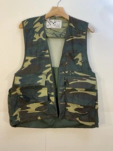 Vintage Duck Bay Woodland Camo Vest Medium Game Pouch Padded Shoulder - Picture 1 of 8