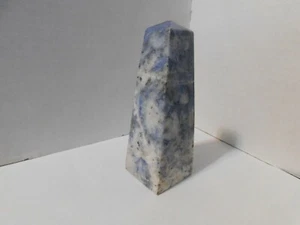 HERMOSA TORRE DE SODALITA PIEDRA DE PIE 4,5" DE ALTO - MADAGASCAR - 10,3 OZ - Imagen 1 de 10