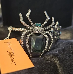 NWT Betsey Johnson Green Spider & Web Halloween Bracelet - Picture 1 of 5