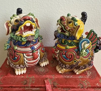 "Par De Colección 4"" Taiwán Cochin Koji Cerámica Esmaltada Colorido Foo Perro León Firmado" Foto 1 de 4