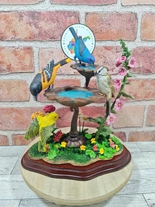 The Danbury Mint Summertime Beauties by Bob Guge Vogel Figur Vogeltränke Blumen - Bild 1 von 15